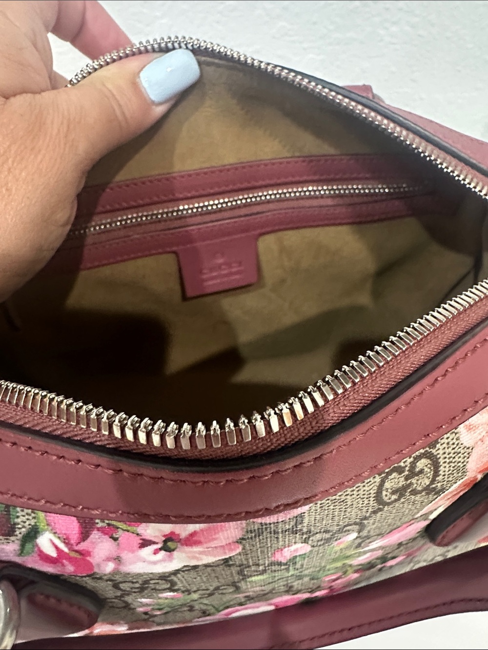 Gucci GG Supreme Floral Mini Boston Bag in Pink and Burgundy - Picture 4 of 6